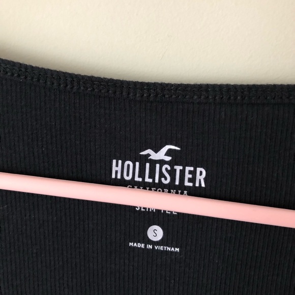 Hollister wrap top in black - Picture 3 of 3